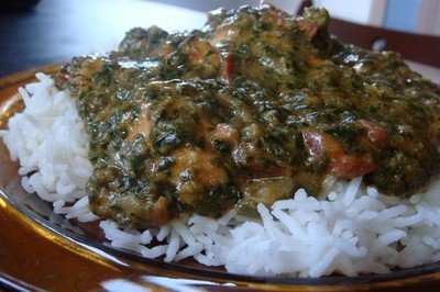 Vita's Spinach and Chicken in Groundnut Sauce with rice