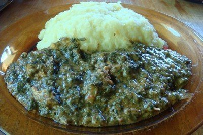 Vita's Spinach and Chicken in Groundnut Sauce with potato puree