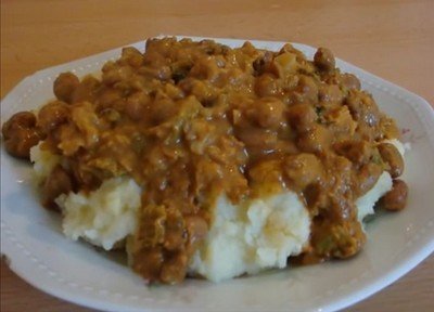 Beans in groundnut/peanut sauce