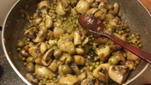 Added peas to the mushrooms